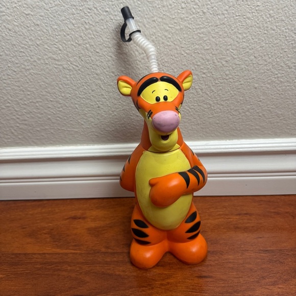 Disneyland Tigger Water Bottle Vintage - Picture 1 of 6